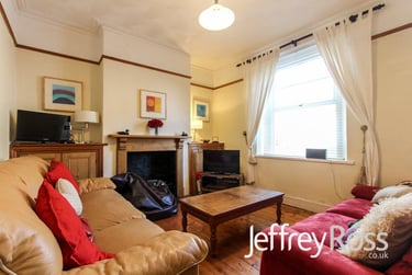 5 bed house, Flora Street, Cathays, Cardiff, CF244EQ - Image 1